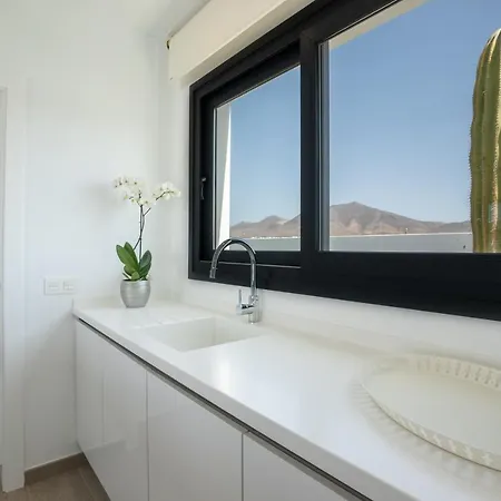 Sea Breeze Lapa And Claca Playa Blanca (Lanzarote)