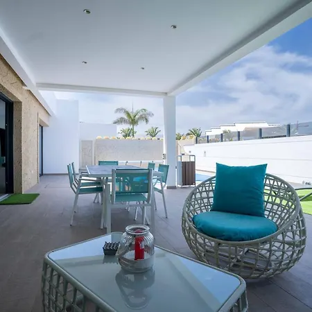 Villa Sea Breeze Lapa And Claca