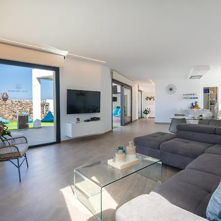 Sea Breeze Lapa And Claca Villa *