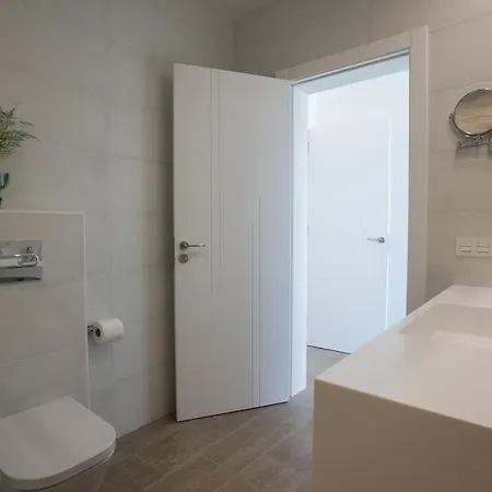 Villa Sea Breeze Lapa And Claca *