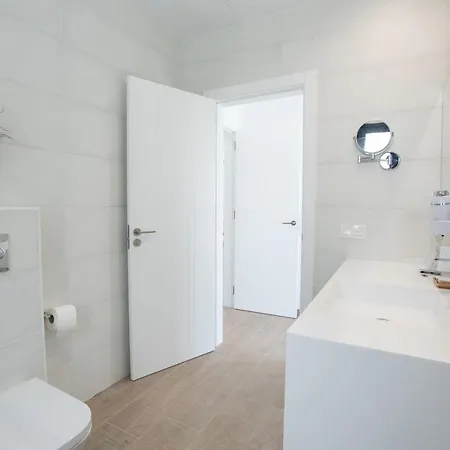 Villa Sea Breeze Lapa And Claca *